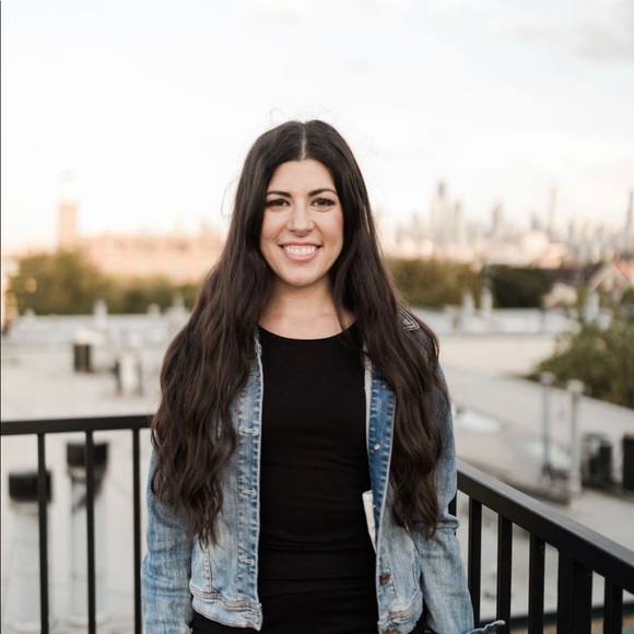 Meet Your Posher @beechybuzz - Picture 2 of 14